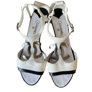 CHANEL White and Black Patent Leather Logo Sandals